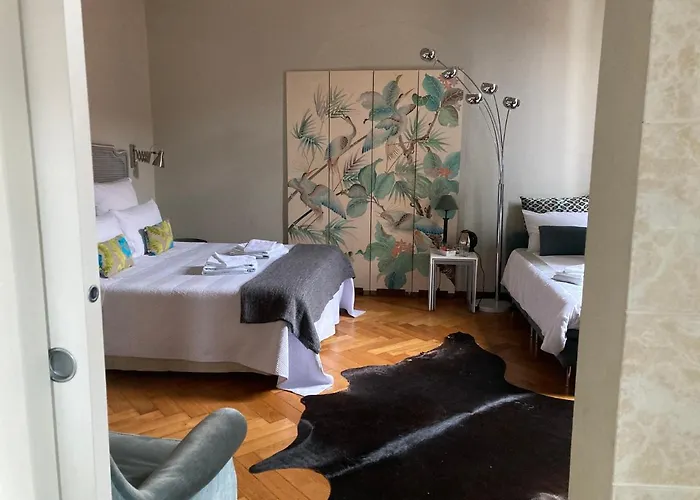 לינה וארוחת בוקר Liberty House