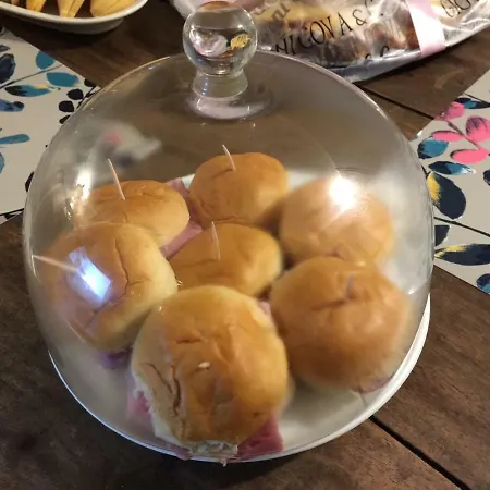 לינה וארוחת בוקר Liberty House